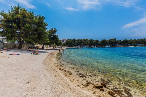 Luxus 4 * Apartment Giovanni mit beheiztem Pool