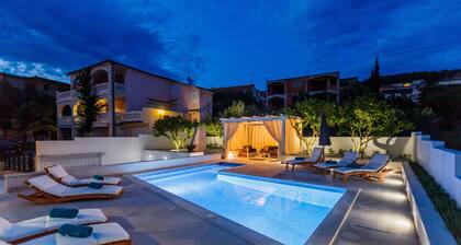 Luxury 4* Apartment Giovanni with heated pool