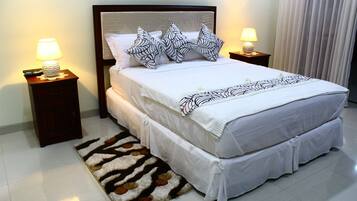 4 bedrooms, in-room safe, travel cot, free WiFi