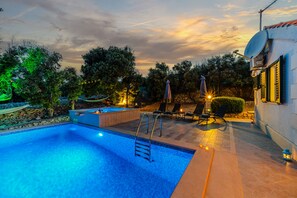 Piscine extérieure, piscine chauffée