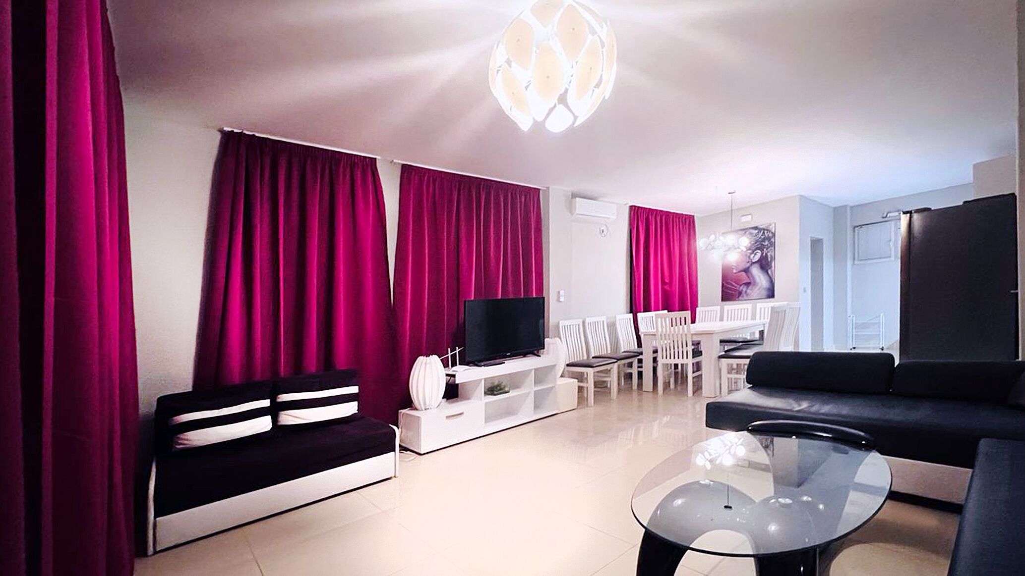 スマートテレビ、卓球台、ステレオ