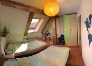 5 bedrooms, internet, bed sheets