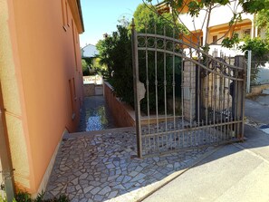 Property grounds - DUBRAVKA 3-star*** Apartment with POOL (Banjole)