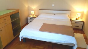 2 Schlafzimmer, Bügeleisen/Bügelbrett, kostenloses WLAN, Bettwäsche