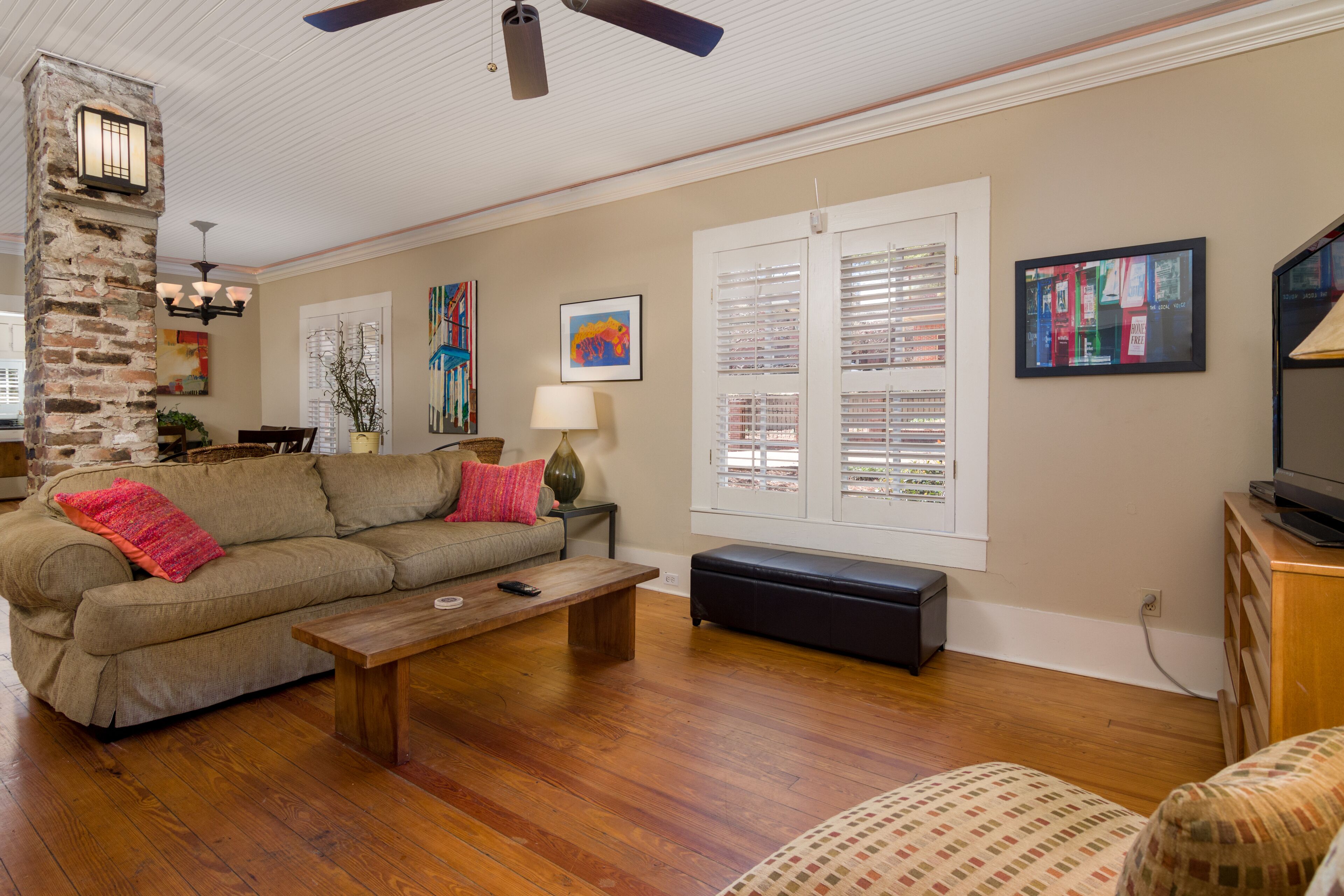 Smart TV, DVD player, books, computer monitors