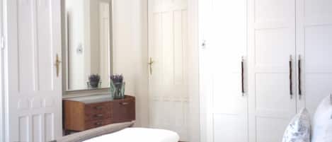 3 soverom, strykejern/-brett, wi-fi (inkludert) og sengetøy