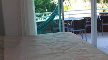 1 quarto, escrivaninha, ferros/tábuas de passar roupa, Wi-Fi de cortesia