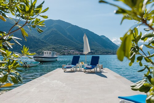 Beach front Holiday Home Villa Radanovic with Pool and Kotor Bay Sea View