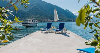 Beach front Holiday Home Villa Radanovic with Pool and Kotor Bay Sea View