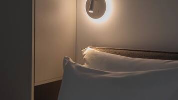 3 bedrooms, in-room safe, iron/ironing board, WiFi