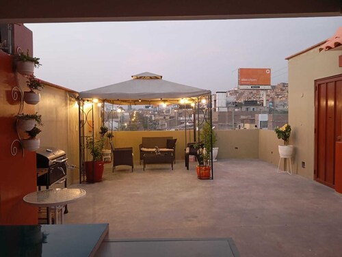 1st Floor in Surco 20 mins to park Kennedy Miraflore - Hospedaje las lilas Surco