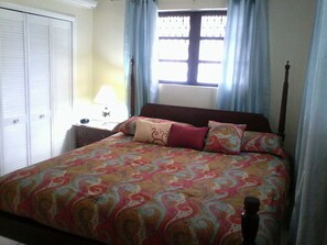 3 bedrooms, desk, iron/ironing board, WiFi