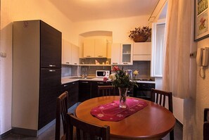 Fridge, microwave, oven, stovetop - Jacqueline - Perfect home away from home (Dubrovnik)