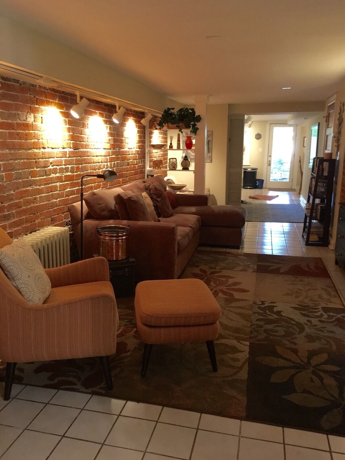 Amazing apartment with outside space, ideally situated, w/ easy access to all DC