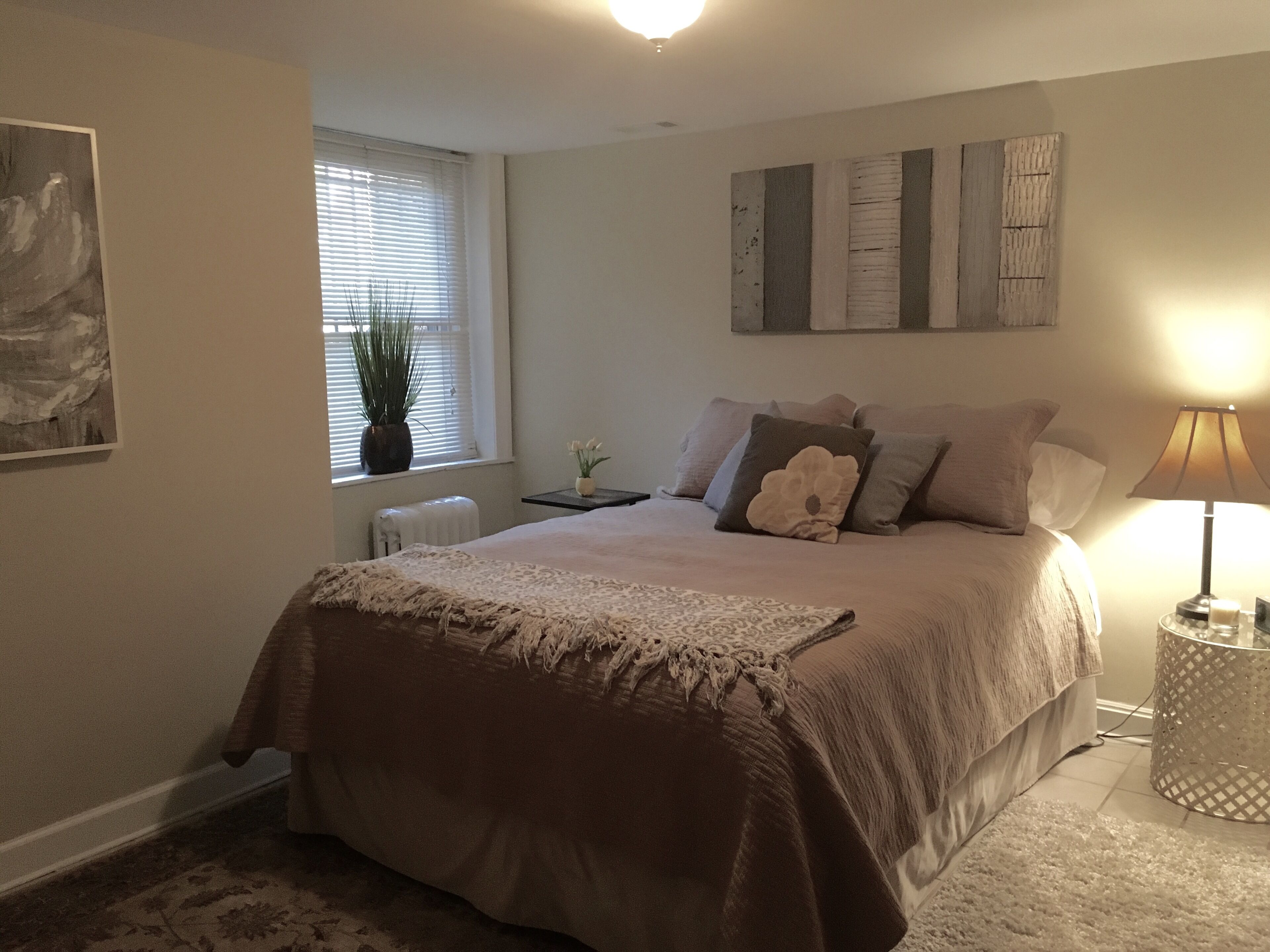 2 habitaciones, tabla de planchar con plancha, wifi y ropa de cama 