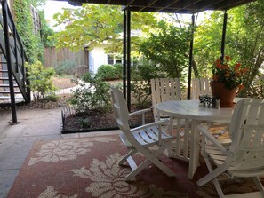 Outdoor dining - Amazing apartment with outside space, ideally situated, w/ easy access to all DC (Washington)