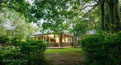 Rweteera Safari Park Lakeside Camp