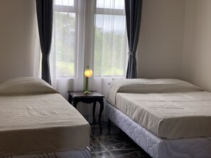 3 makuuhuonetta, silitysrauta/-lauta, ilmainen Wi-Fi, vuodevaatteet