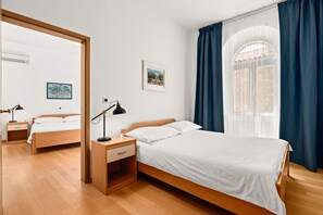 2 chambres, fer et planche à repasser, accès au Wi-Fi (inclus)