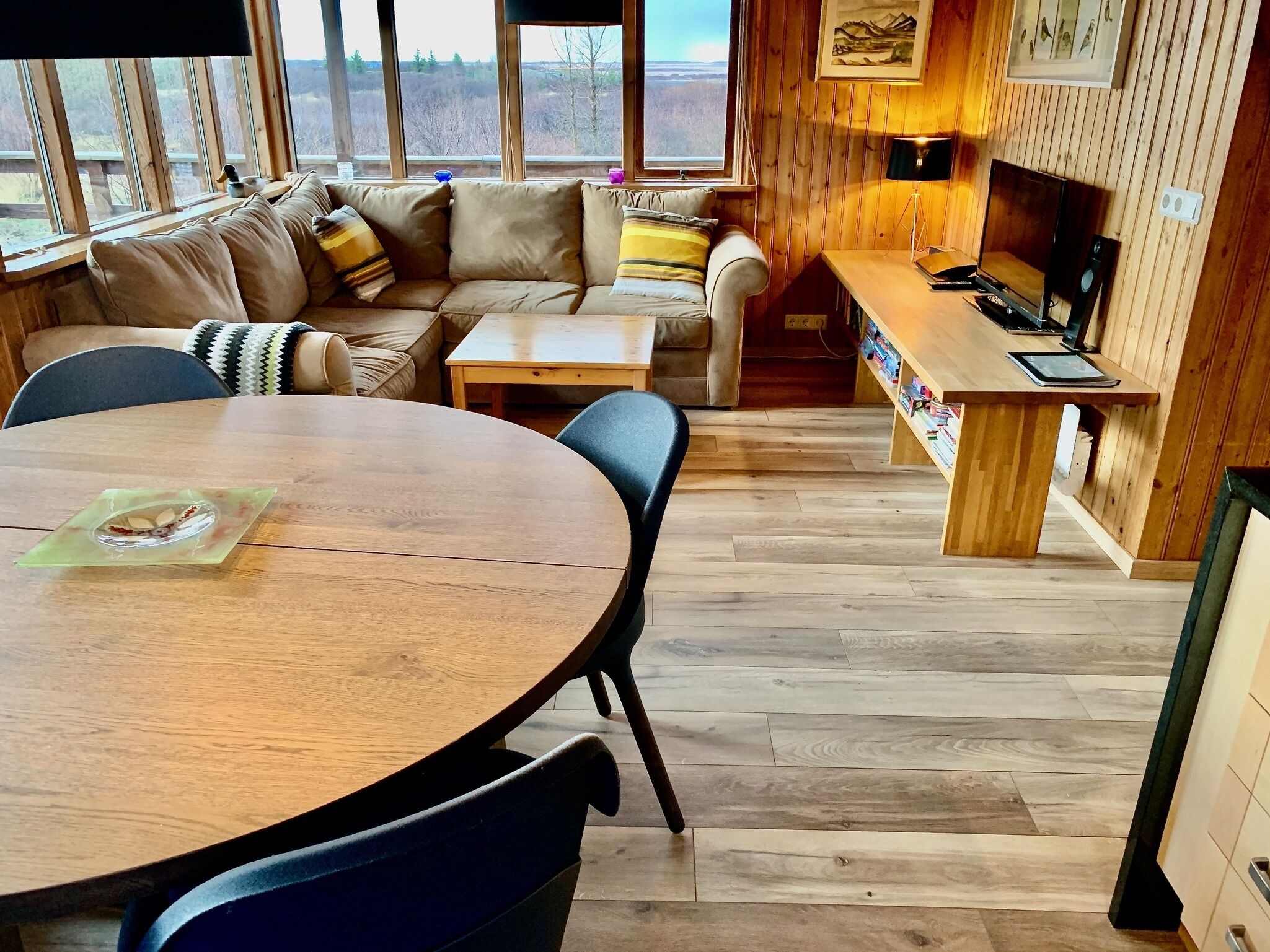 Smart TV, DVD player, books, music library