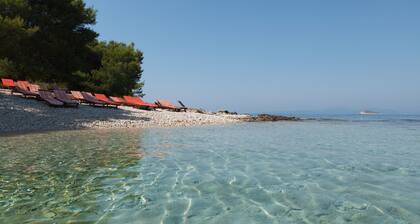 Charmantes Haus in Pakleni, dem schönsten Archipel der Adria