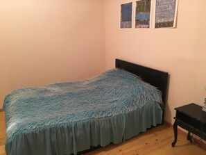 3 bedrooms, iron/ironing board, free WiFi