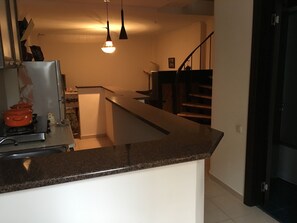 Coffee/tea maker, electric kettle
