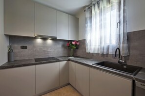 Microwave, oven, stovetop, dishwasher