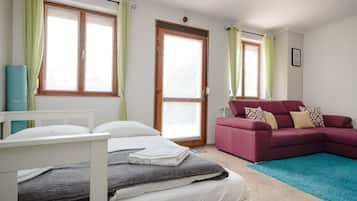 2 slaapkamers, een strijkplank/strijkijzer, wifi, beddengoed