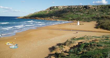 highly finished Ground/floor maisonette with private pool and country /sea view