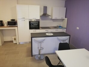Fridge, microwave, oven, stovetop - Lovely house for 8 person with pool  (Motovun)