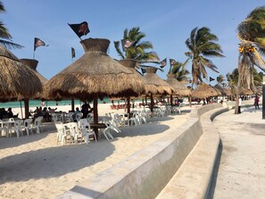 Outdoor dining - Apartment in Playa Chaca Complex near downtown Progreso  (Progreso)
