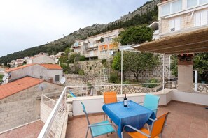 Outdoor dining - Attic Apartment With Breathtaking Old City View (Dubrovnik)