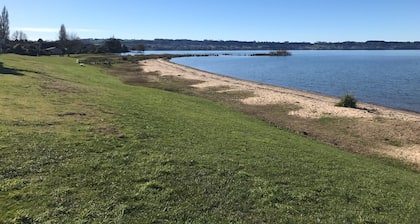 Comfortable character home near Rotorua lakefront, fast Wifi.