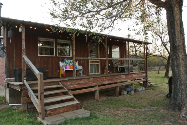 Children's area - Rustic cabin on the Texas Red River (Vernon)
