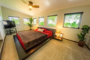 2 Schlafzimmer, Zimmersafe, Schreibtisch, Bügeleisen/Bügelbrett