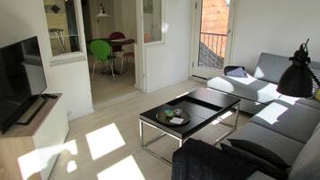 Smart TV, fireplace, table football, printers