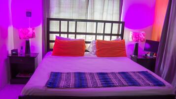 2 bedrooms, in-room safe, desk, iron/ironing board