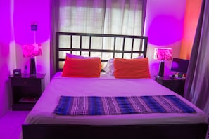 2 bedrooms, in-room safe, desk, iron/ironing board