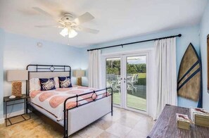 5 bedrooms, desk, travel cot, free WiFi