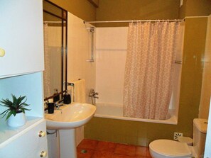 Hair dryer, towels - A Beautiful Home with a View in Olhao, Algarve (Olhao)