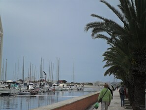 A marina with boats docked along the water's edge. - A Beautiful Home with a View in Olhao, Algarve (Olhao)