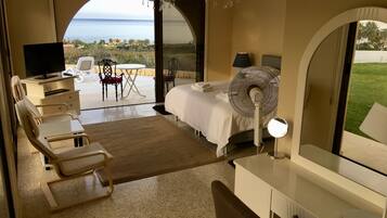 2 bedrooms, desk, iron/ironing board, travel crib