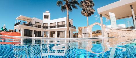 Utomhuspool