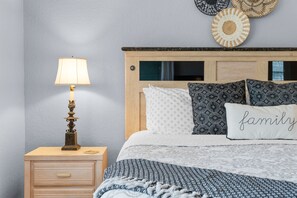 2 bedrooms, iron/ironing board, travel cot, free WiFi