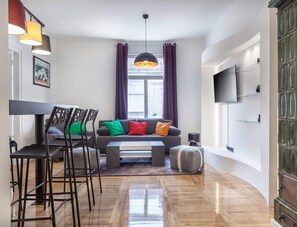 Smart-tv en een open haard