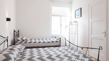 2 bedrooms, in-room safe, iron/ironing board, free WiFi