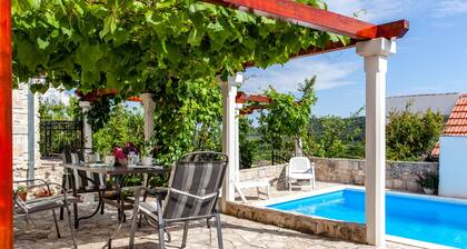 Rustikale Villa für 6 Personen mit privatem Pool auf der Insel Solta