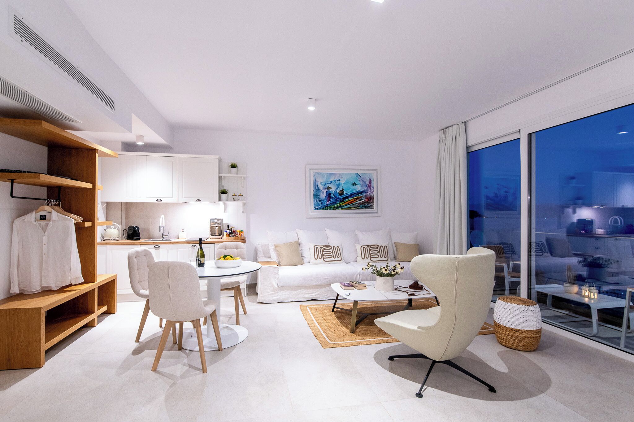 Panoramic Suite | Living area | Plasma TV
