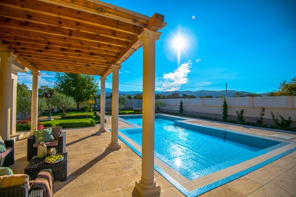 Outdoor pool, a heated pool